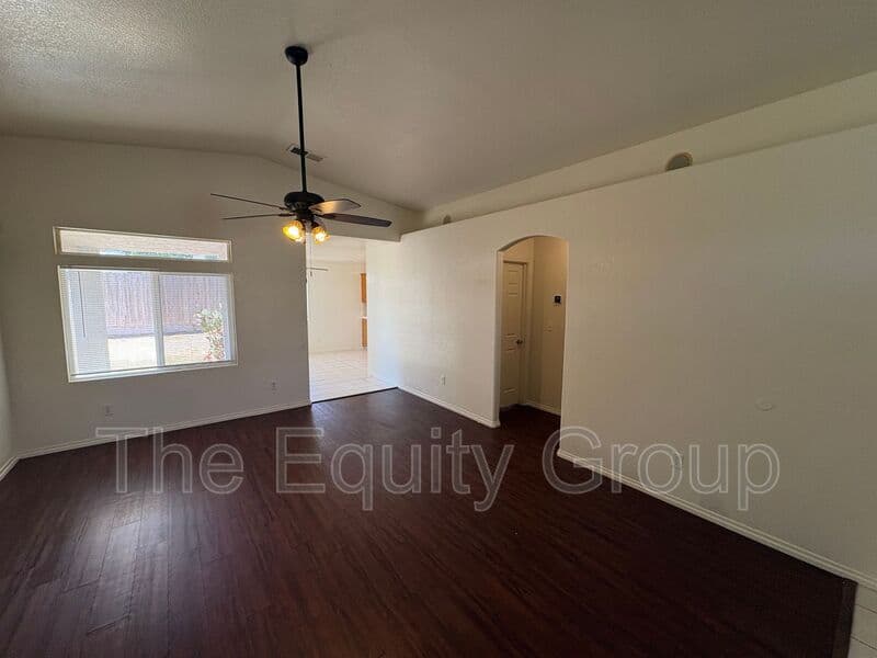 Tulare House: 1257 North Milner Street