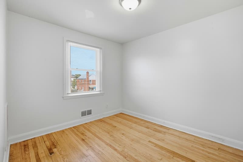 Baltimore Townhome: 3770 Ravenwood Avenue