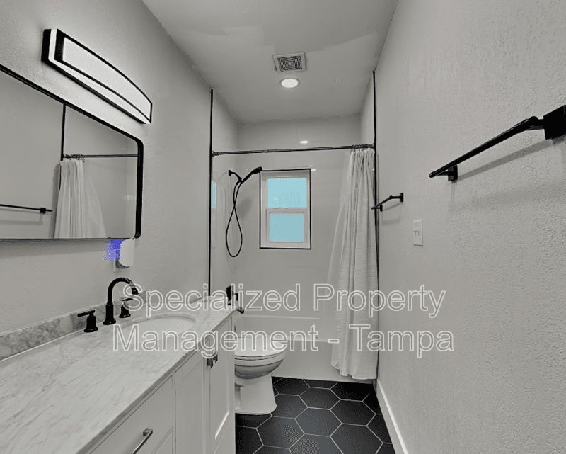 Tampa House: 3801 1/2 W Palmira Ave