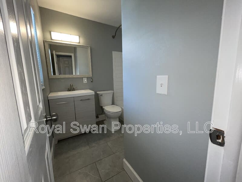 Lakeland House: 1644 Tangerine Street