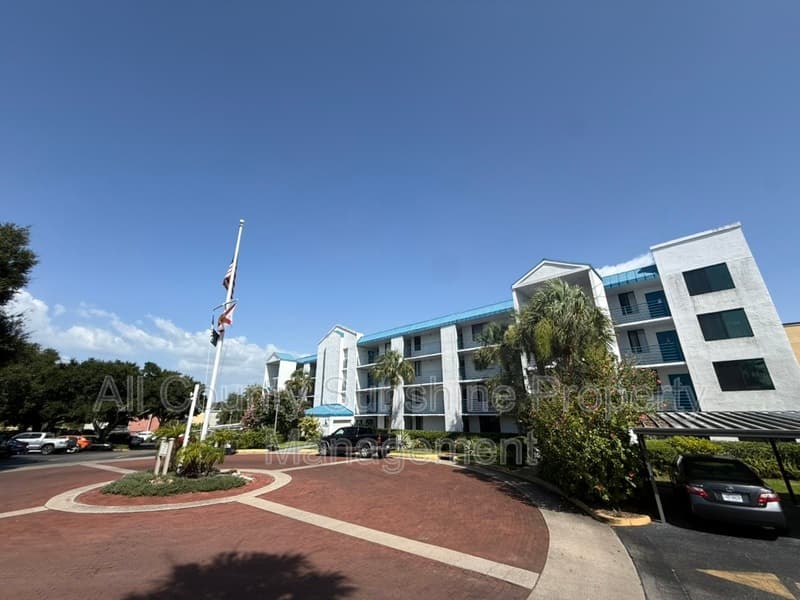 Tampa Condo: 2424 West Tampa Bay Blvd