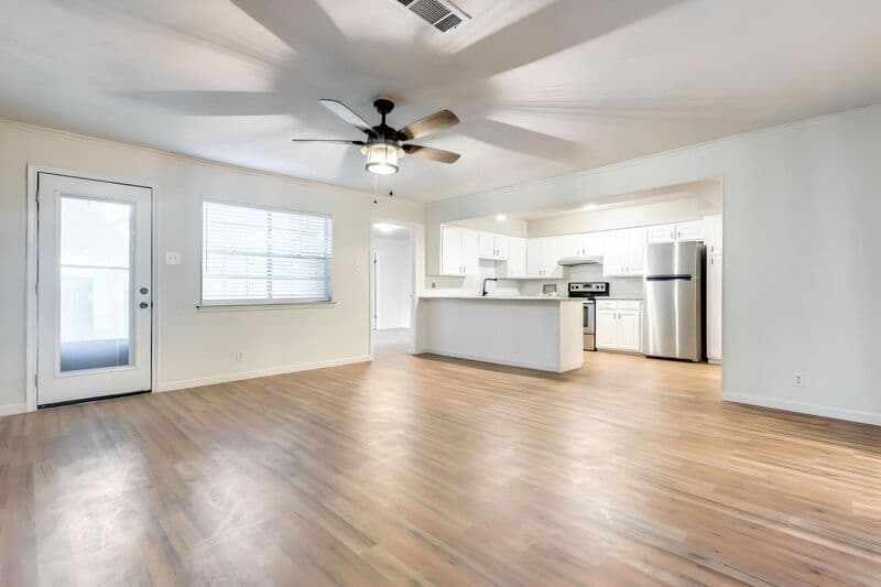 Sherman House: 524 N Woods