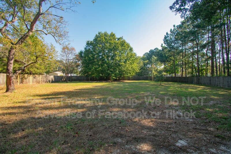 Raeford House: 118 Liberty Ct