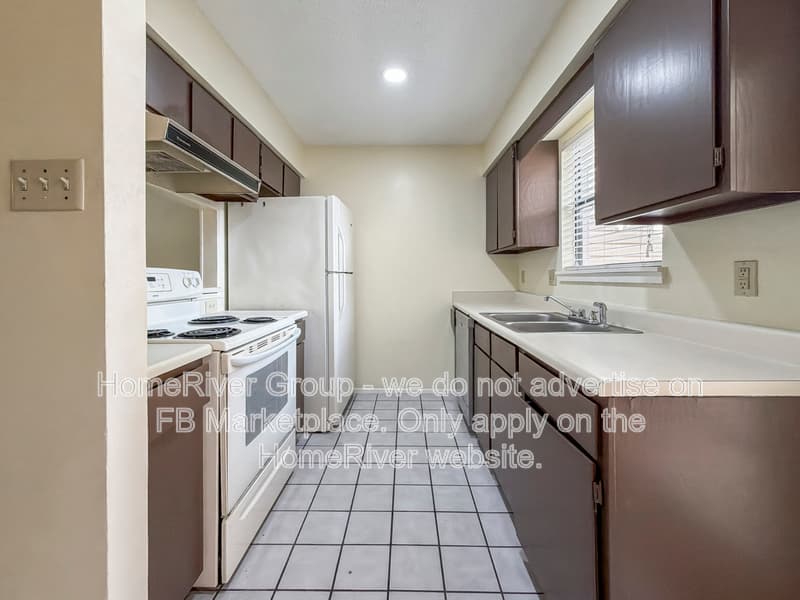 Austin Townhome: 8400 Jamestown Dr