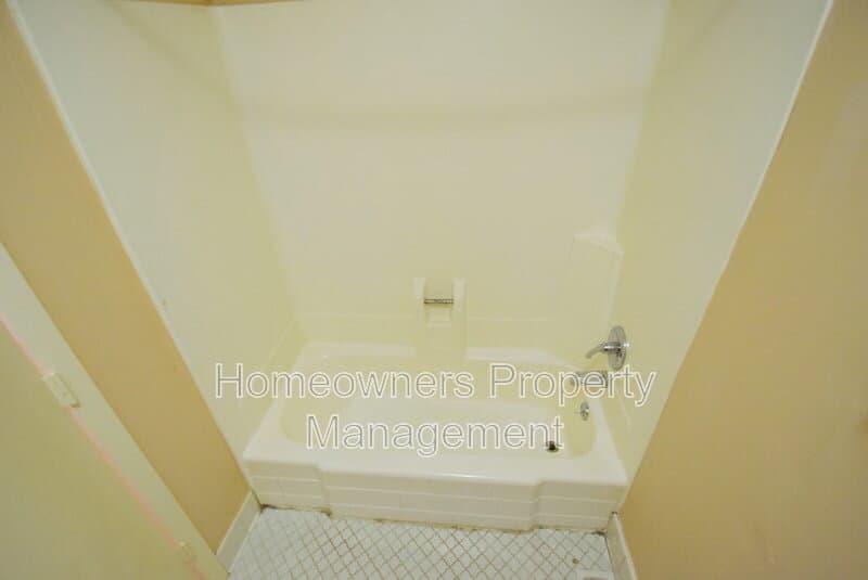 Hope Mills Condo: 5654-B Pope St
