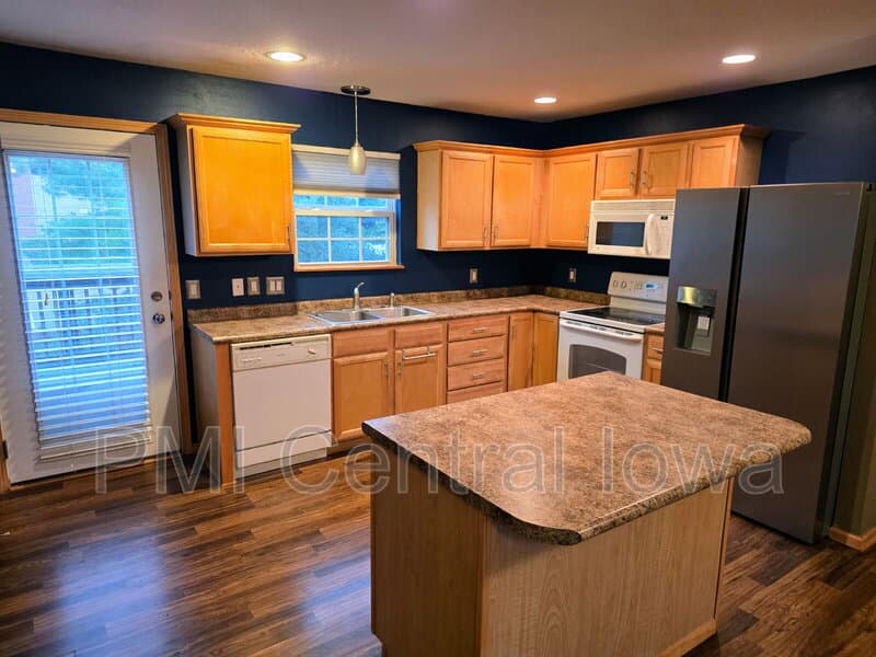 Johnston Townhome: 5570 Boston Ct