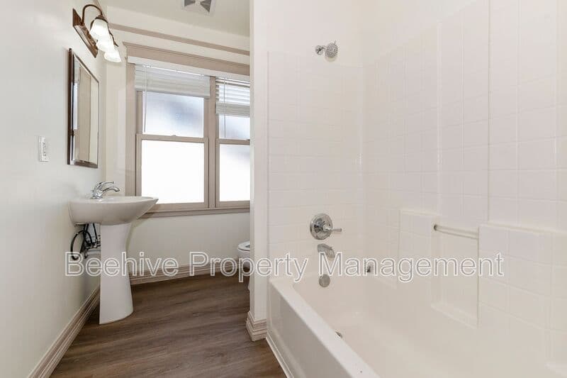 Phoenix House: 1301 W Monroe St