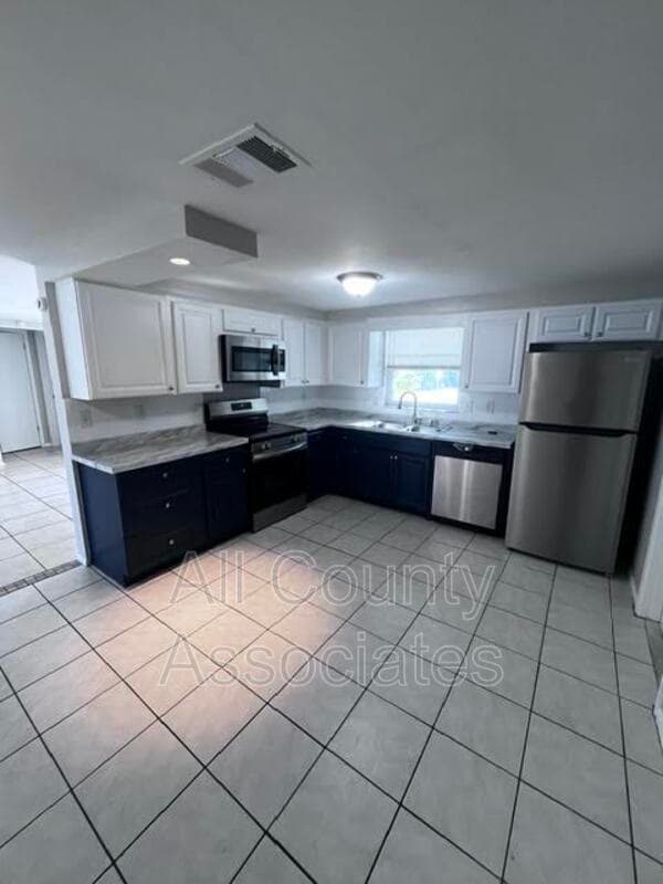 Port Richey House: 11115  Yellowwood