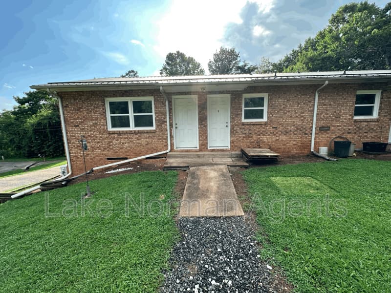 Connelly Springs Condo: 2320 Shade Tree St
