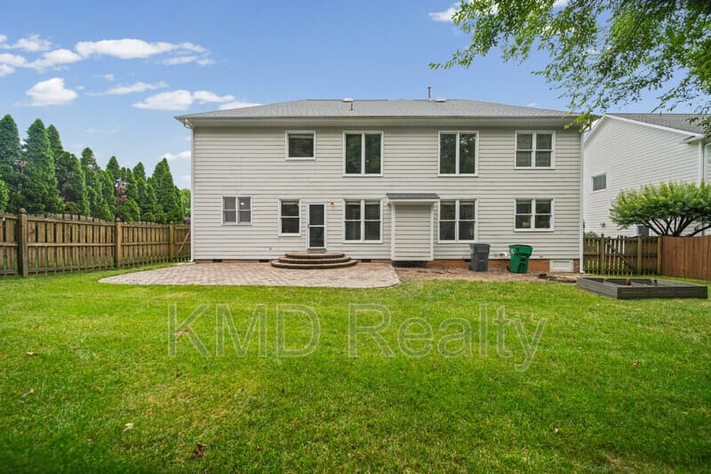 Charlotte House: 13818 Ballantyne Meadows Drive