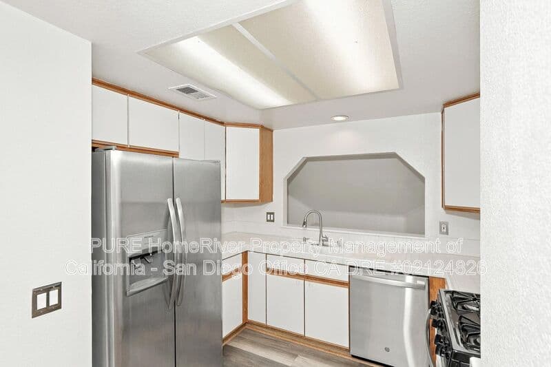 El Cajon House: 12090 Calle de Montana