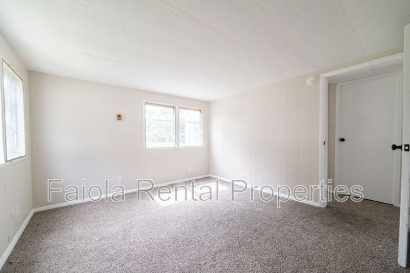 Franklinville House: 36 Hale Avenue