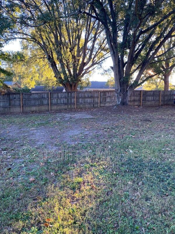 Taylors House: 205 Brushy Creek Road