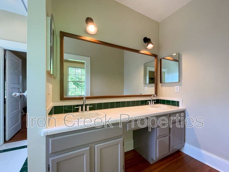 Asheville House: 117 Furman Avenue