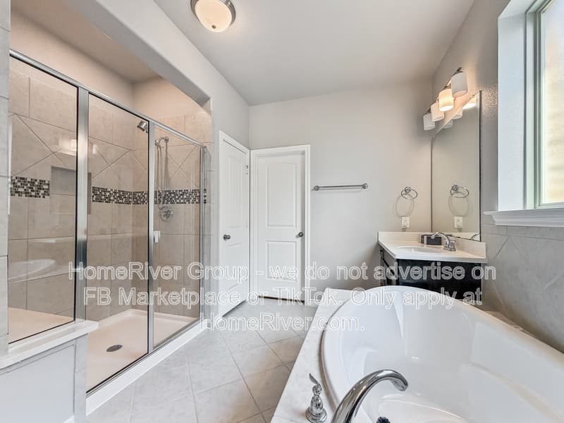 Denton House: 3604 Arroyo Trl