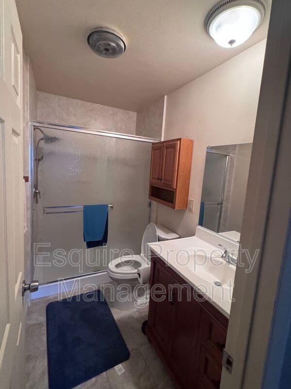VENTURA House: 7233 BRISTOL RD