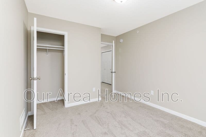 Otsego House: 6138 Manchester Ave NE
