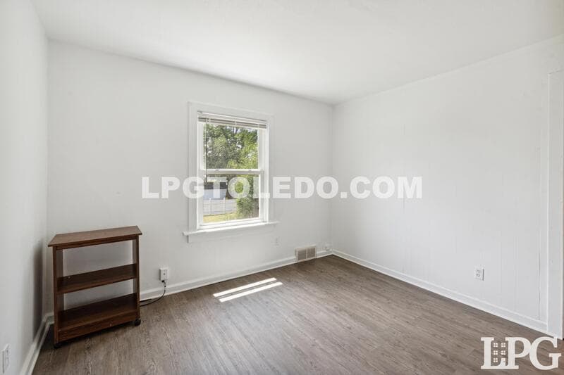 Toledo Condo: 3843 Peru St