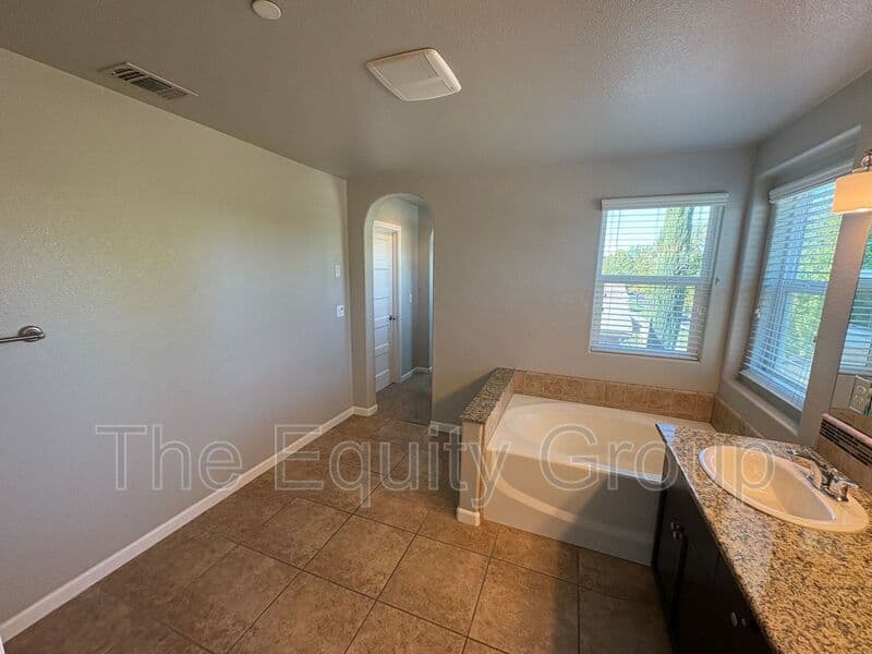 Clovis House: 3461 Alcove Way