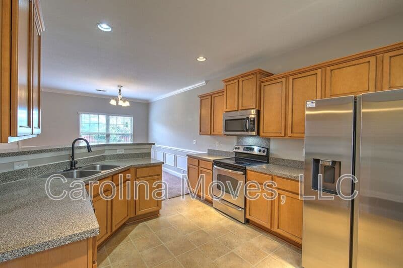 Spartanburg House: 836 Bayshore Lane