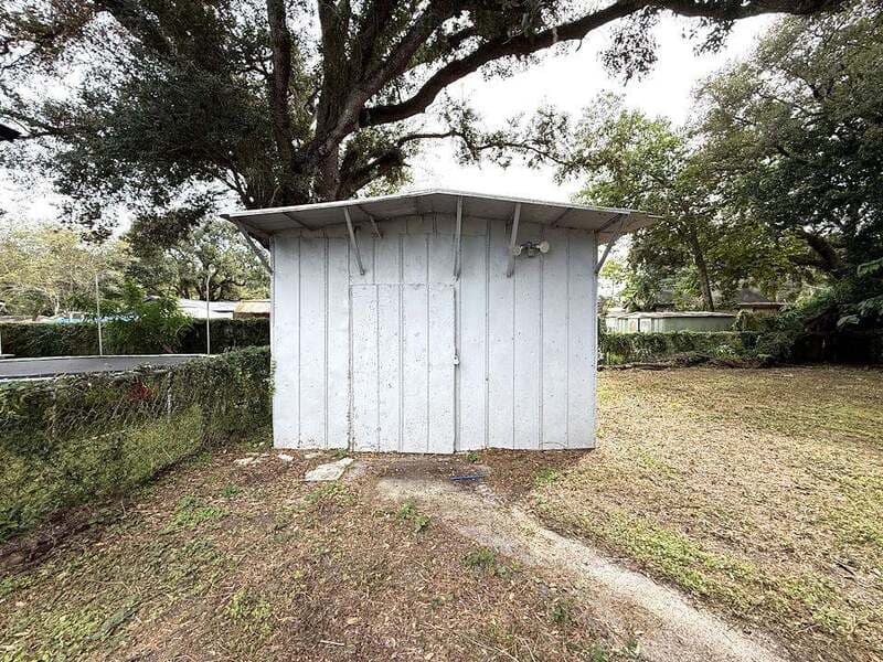 Tampa House: 8213 North Elmer Street