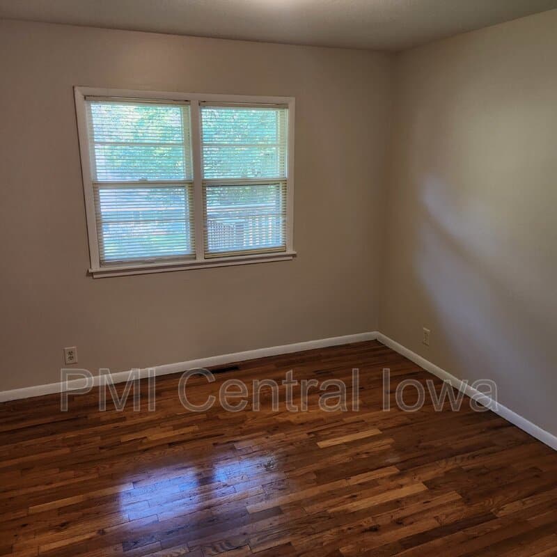 Windsor Heights Condo: 6615 Washington Ave