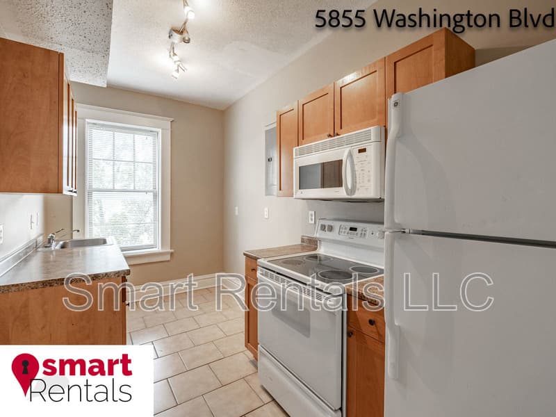 St. Louis Condo: 5855 Washington Boulevard - 2B