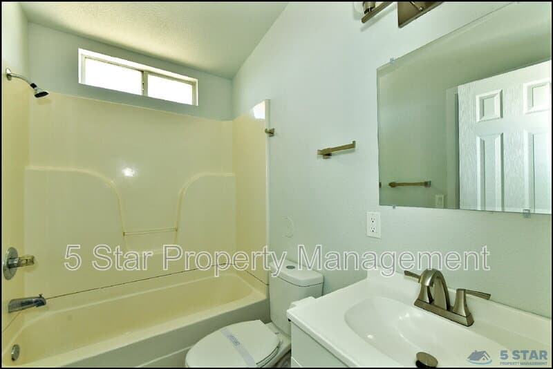 El Paso Condo: 6806 Alameda Ave