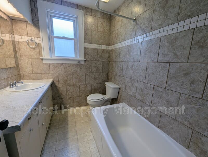 Fort Wayne Condo: 822 Nuttman Ave.