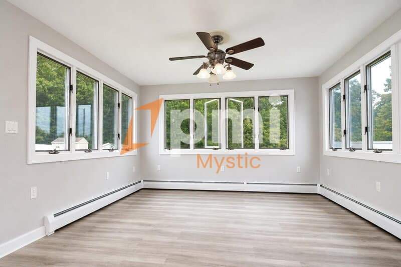 Mystic House: 90 Nantucket Dr