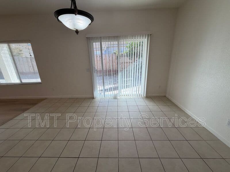 Elk Grove House: 9965 Firethorn Way