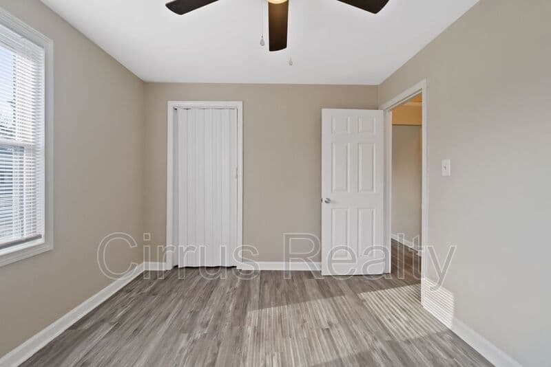 Portsmouth House: 6 Worden Pl