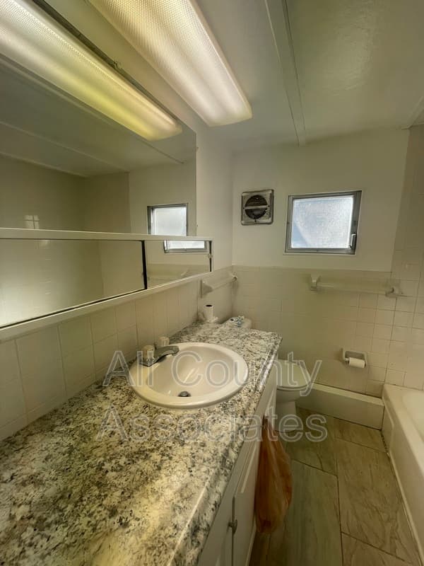 Holiday House: 2132 Kepner Dr