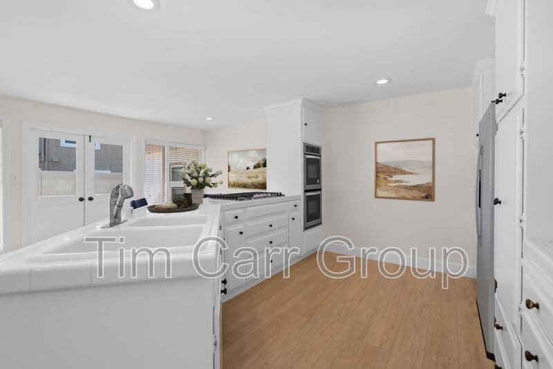 Costa Mesa Condo: 1637 Irvine Ave - H