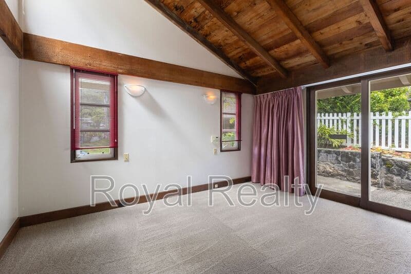Honolulu House: 2910 Nanihale Place