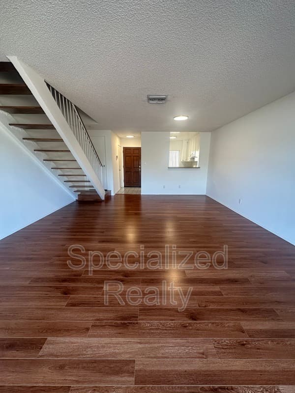 Glendale Condo: 463 W. Wilson Avenue