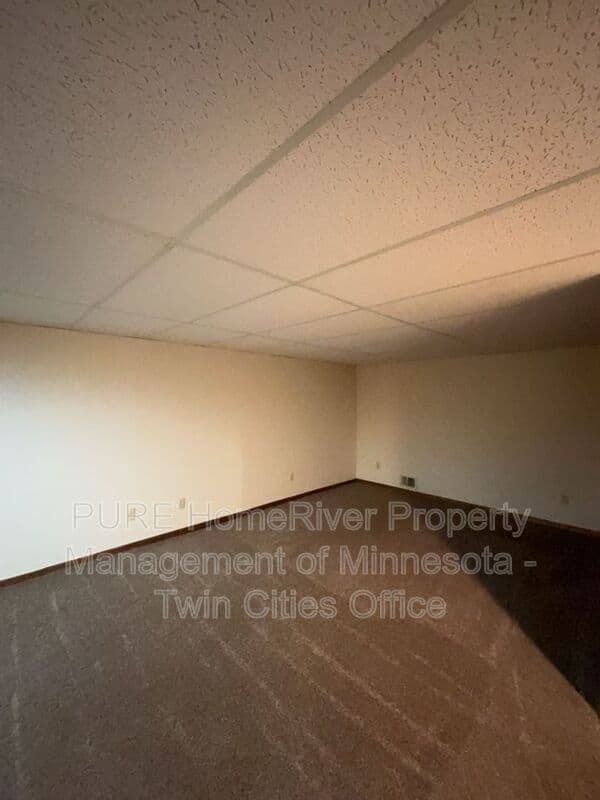 Bloomington House: 9306 Blaisdell Ave S