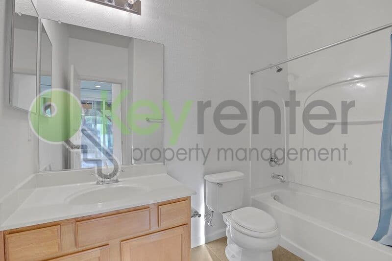 Roseville House: 1233 Manza Circle