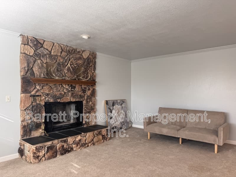 Penn Valley House: 14135 Lodgepole Drive