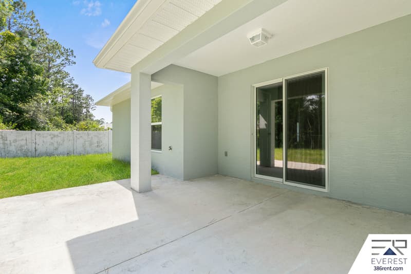 Palm Coast House: 104 Slumber Meadow