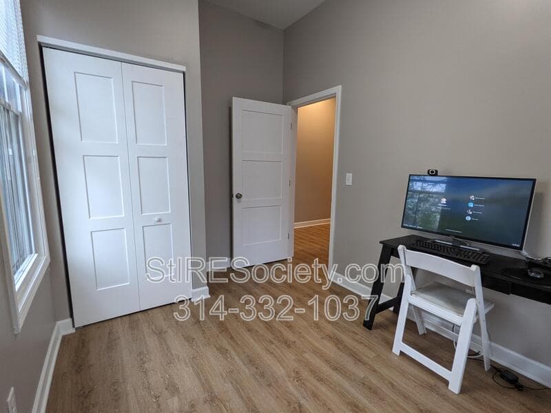 St. Louis Condo: 2206 Blendon Pl.