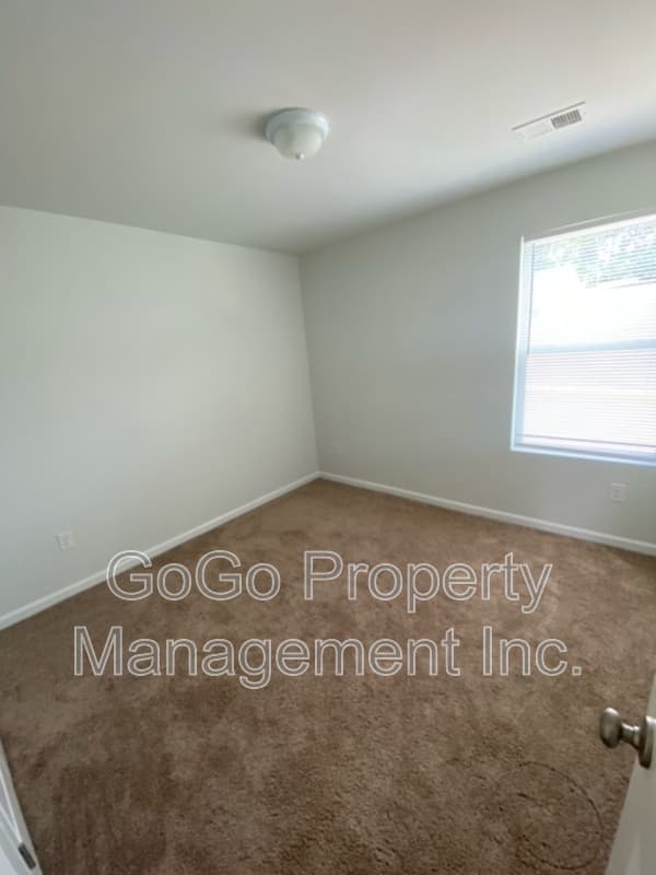 Boiling Springs House: 811 Millsgrove Court