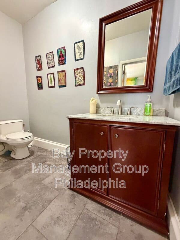 Upper Darby House: 216 Glencoe Rd