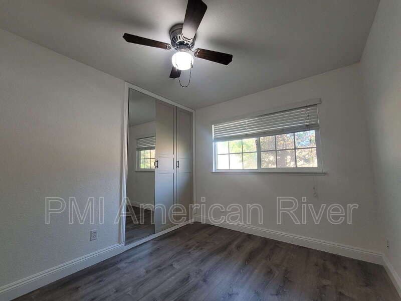 Sacramento House: 2815 Santa Buena Wy