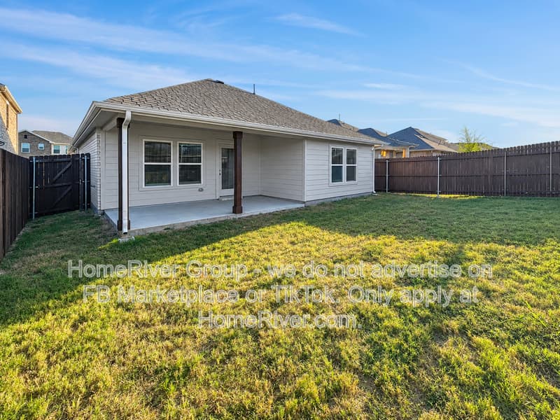 Royse City House: 353 Fire Rock Dr