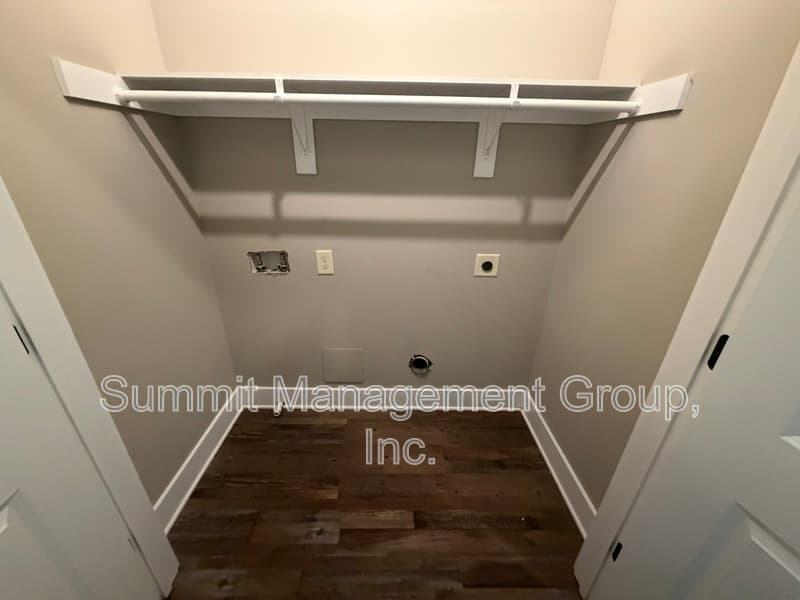 Jackson Condo: 860 S Harkness Street, Unit D