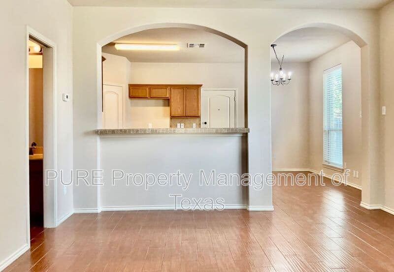 Georgetown Townhome: 124 S. Holly Street