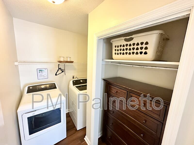 Columbia Condo: 2405 Duncan Street