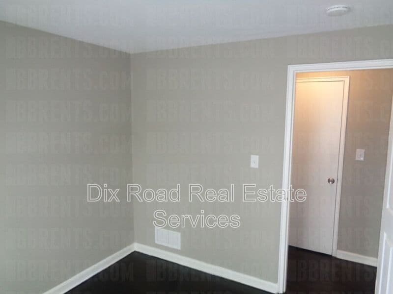 Dayton House: South Smithville Rd 1519