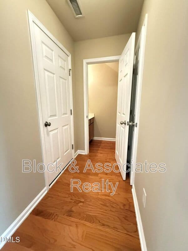 Raleigh House: 9911 Cleaver Ct